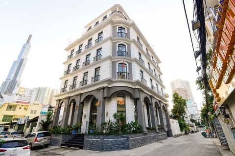 더 스프링 하우스