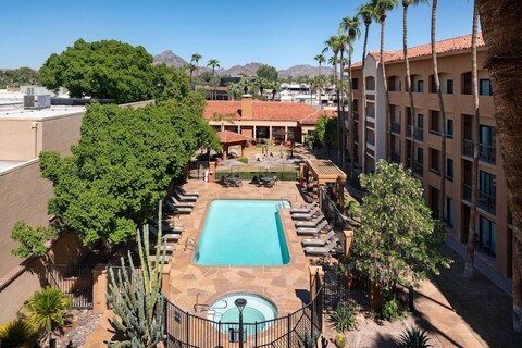 소네스타 셀렉트 피닉스 캐멀백