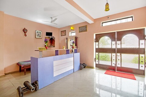 스팟 온 40724 쿠카스 게스트하우스