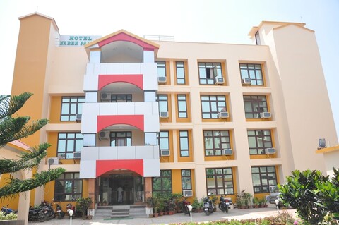 호텔 나렌 팰리스