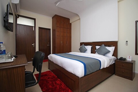 오요 9273 수르야 팰리스