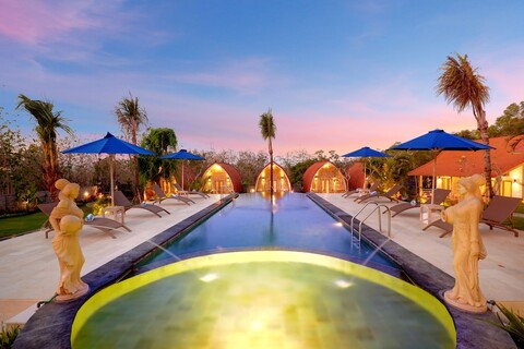 부칼 사리 빌라 울루와투