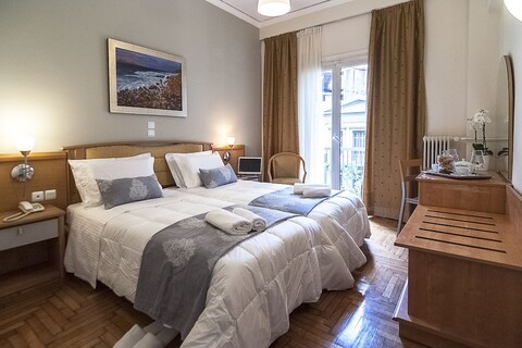 아레스 애선스 호텔