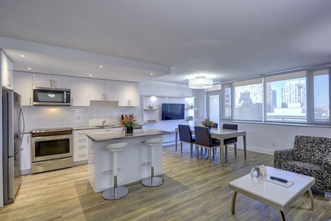 타운 인 스위트 호텔