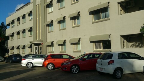 햄프턴 코트 아파트먼트