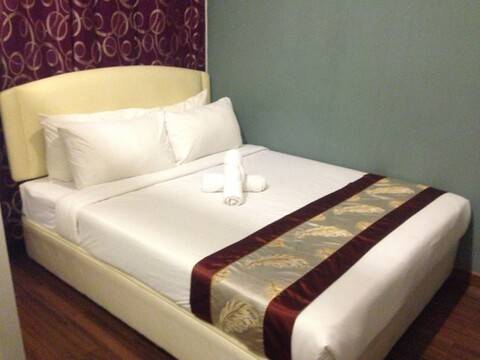 우드페커 로지 쿠칭