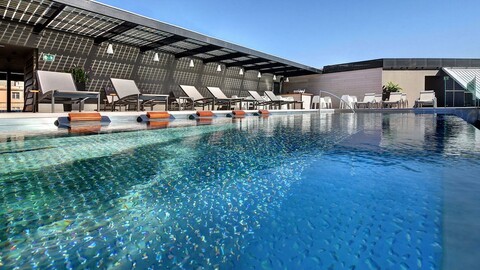 올리비아 발메스 호텔