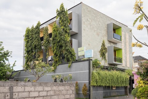 레드도어즈 - 케르타 달렘 시다카르야