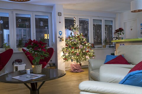 더 닷츠 호스텔