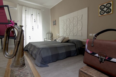 애드 호크 룸스