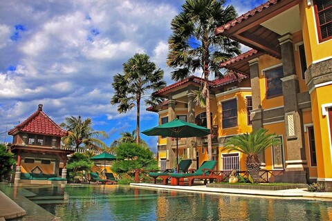 아펠 빌라 사누르