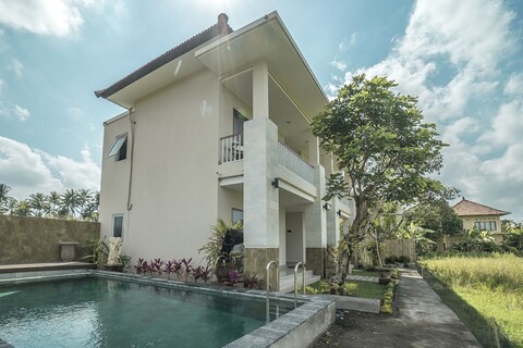 푸티 디카릭 우붓