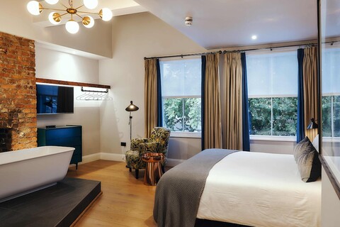 더 브라운스우드