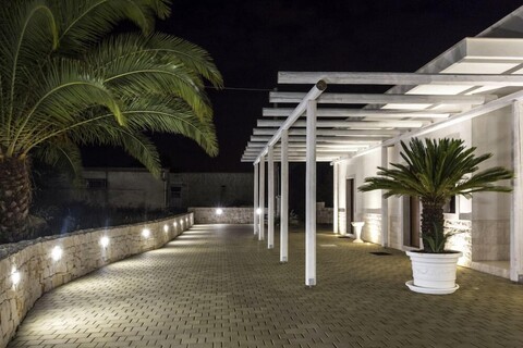 디모라 델레 그로테