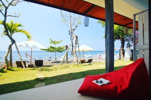 발로미아 비치프런트