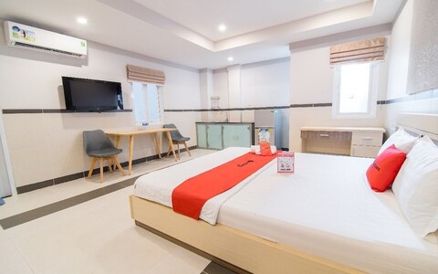 레드도어즈 플러스 니어 롯데 마트 D7