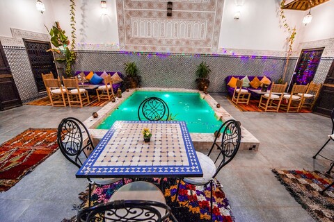 리야드 아틀라스  메즈바르