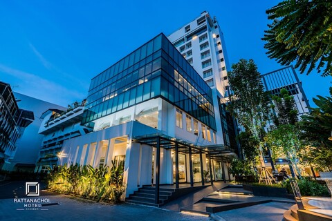 라타나촐 호텔