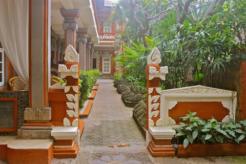 초노스 호텔 로비나