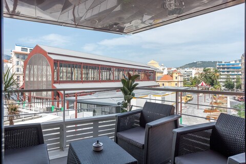 스튜던트 팩토리 니스 가르 쉬드