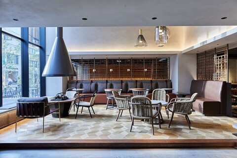 THE TOURIST 호텔 & 카페 아키하바라