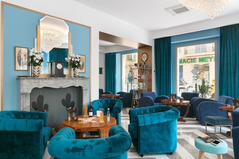 더 제이 호텔 바이 해피컬쳐