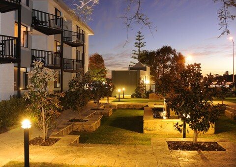 로데스타 워터사이드 아파트먼트