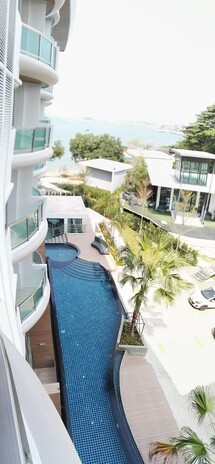 손리사 스리라차