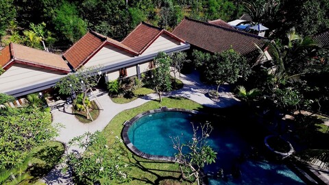 더블유 홈 스테이 페무테란