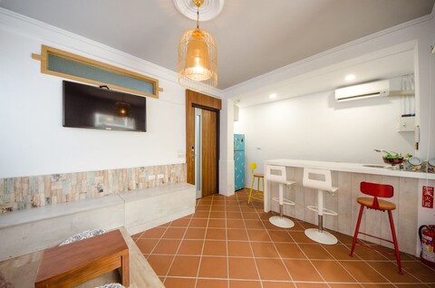 타이난 트래블 인