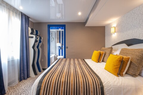 호텔 뒤 뷰 술르