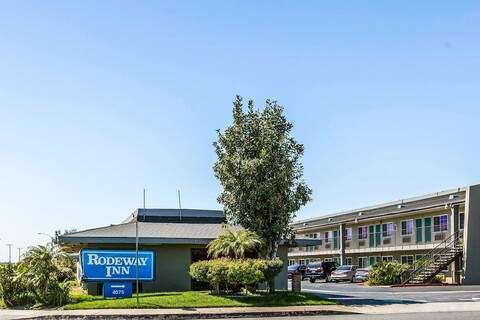 로드웨이 인 온타리오 에어포트 밀스