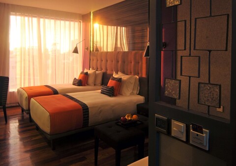 하이브 호텔 & 컨벤션 플레이스