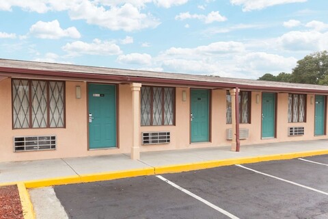 나이츠 인 터커