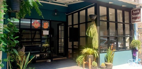 아속 몬트리 호스텔