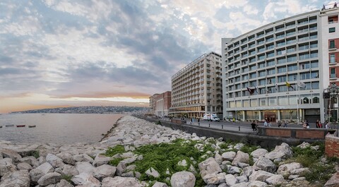 로열 컨티넨털 호텔 나폴리