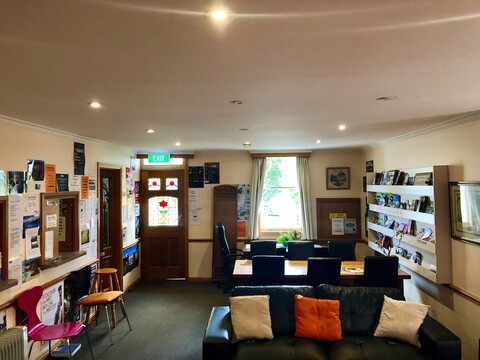 나라라 백패커스