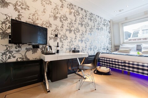 더 암스테르담 카날 호텔