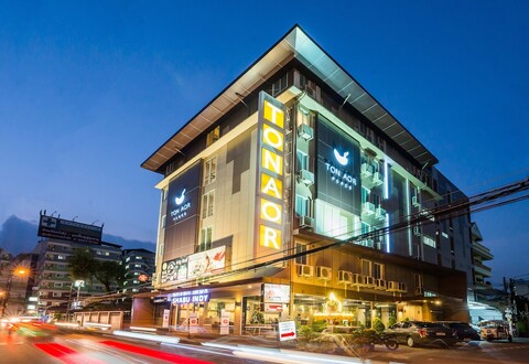 톤 아오르 플레이스 호텔 랏차다