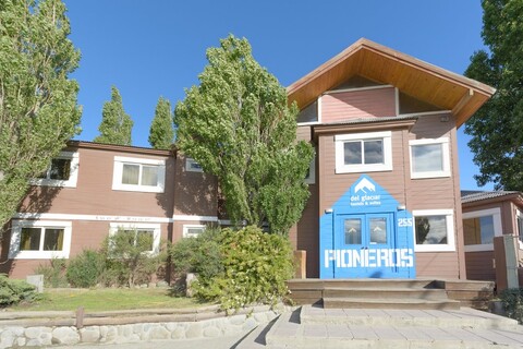 오스텔 델 글라시아르 피오네로스