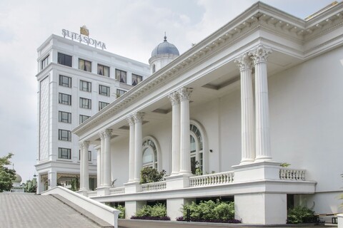 트리브라타 다투마왕사에서의 수타소마 호텔