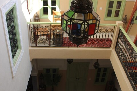 리야드 라 메데르사 - 마라케시에 위치