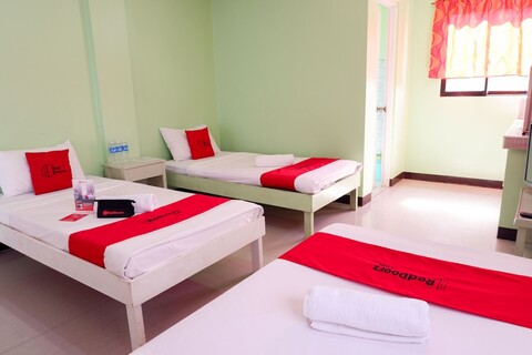 레드도어즈 - 마리바고 바랑가이 홀 근처