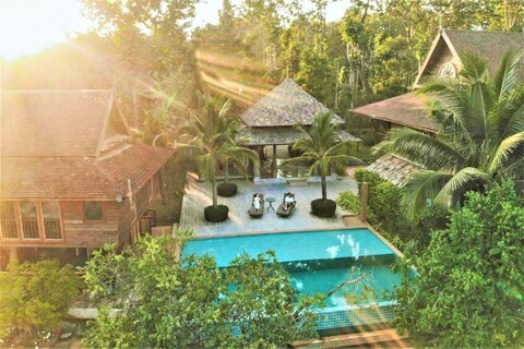 로얄 트레인 가든 리조트