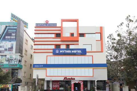 캐피탈 O 63727 미트리 호텔