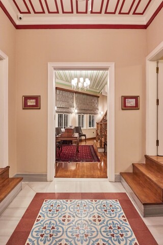 화이트 팰리스 올드 시티 부티크 호텔