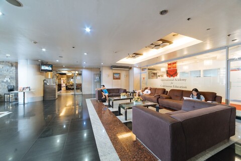 E Rodriguez Corner Banawe의 RedDoorz Plus