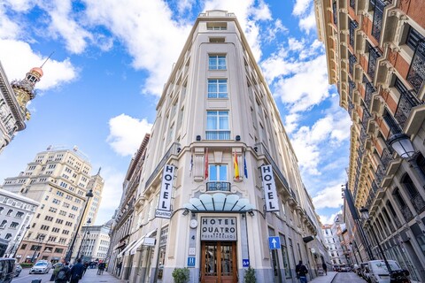 호텔 콰트로 푸에르타 델 솔