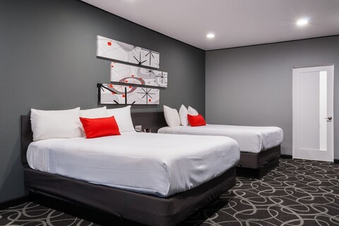 아스트로 파사데나 호텔