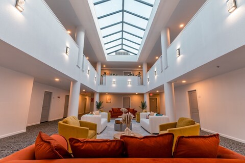 호텔 알룩소르 SFO